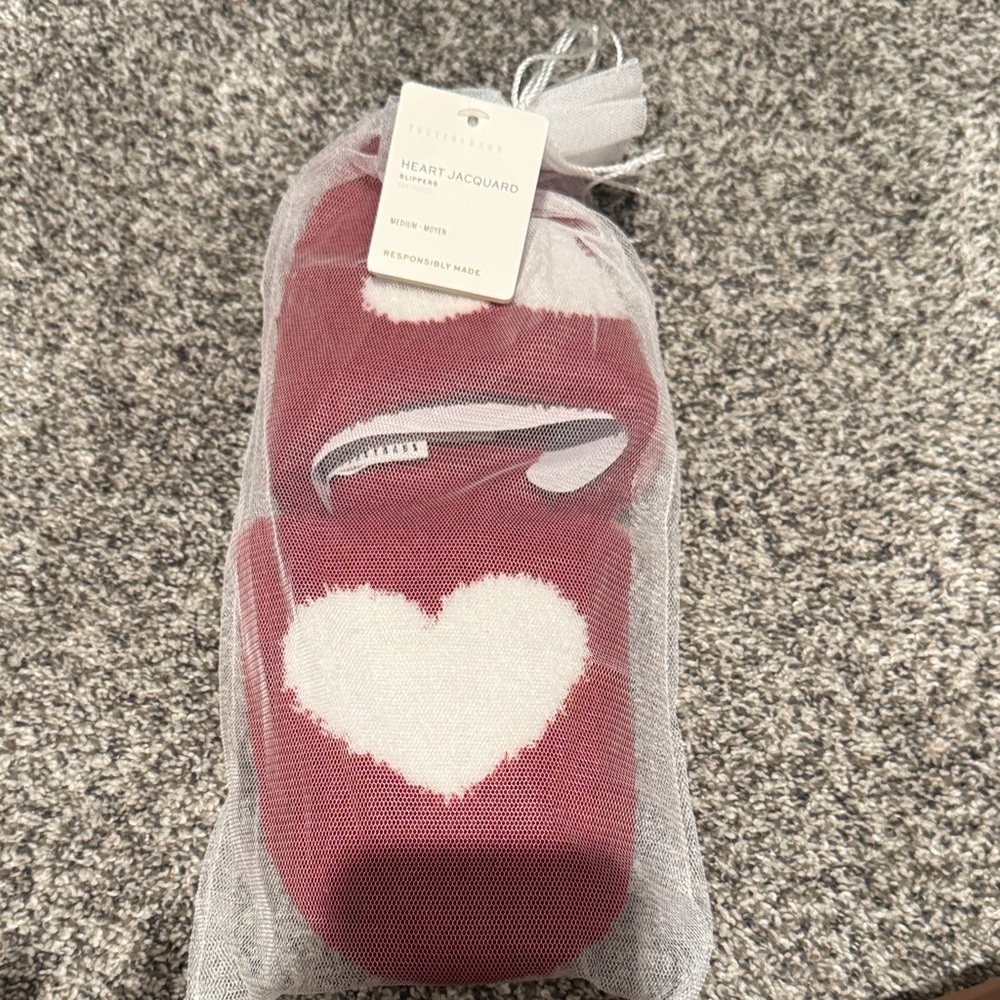 Heart Jacquard Socks in Red and White